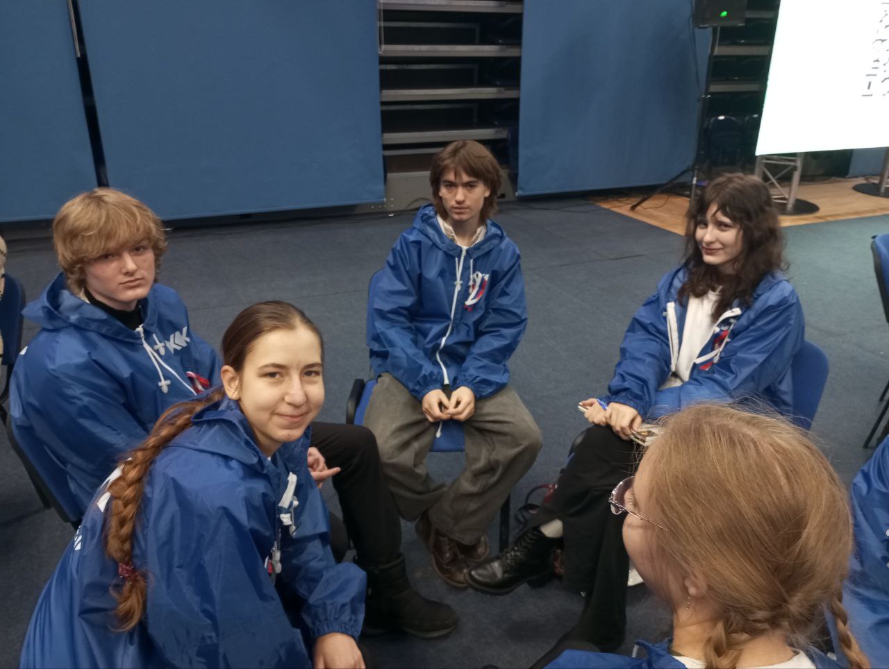 photo 5445366701781355465 y